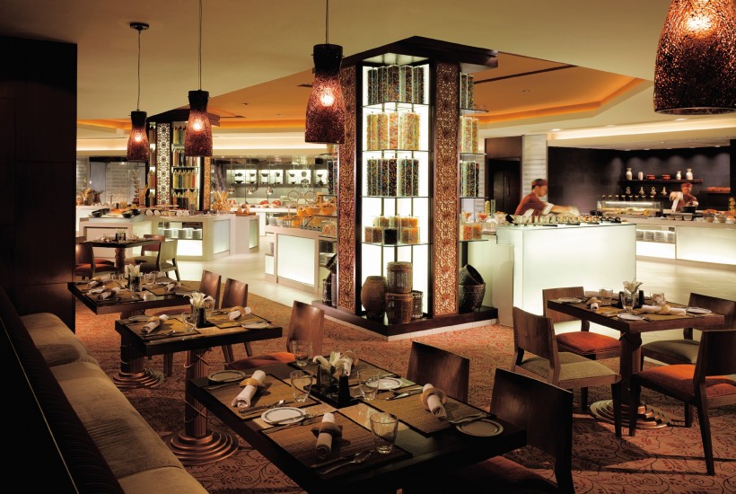 点击大图看下一张：印尼泗水香格里拉大酒店餐厅图片