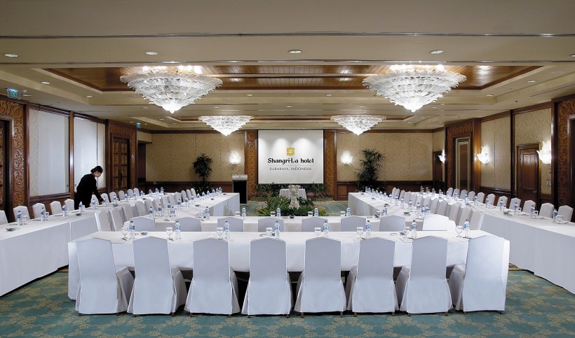 点击大图看下一张：印尼泗水香格里拉大酒店会议厅图片
