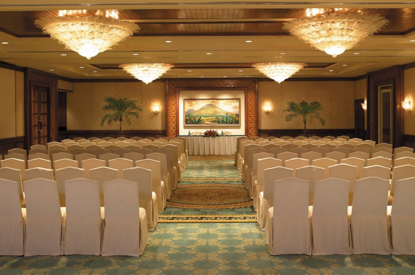 点击大图看下一张：印尼泗水香格里拉大酒店会议厅图片