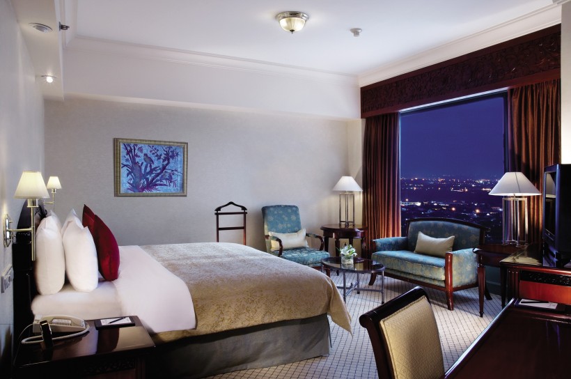 点击大图看下一张：印尼泗水香格里拉大酒店客房图片