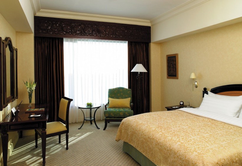 点击大图看下一张：印尼泗水香格里拉大酒店客房图片