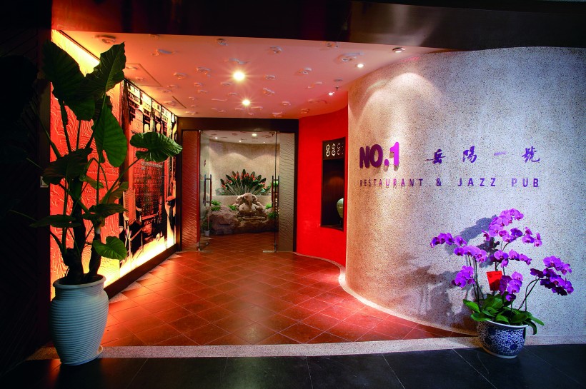 点击大图看下一张：上海岳阳一号泰式餐厅图片