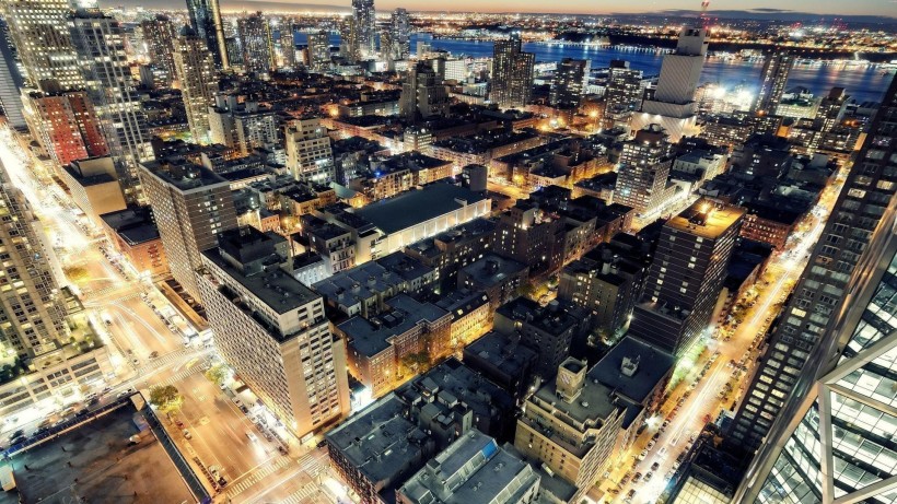 点击大图看下一张：迷离的城市灯光和璀璨的城市夜景图片
