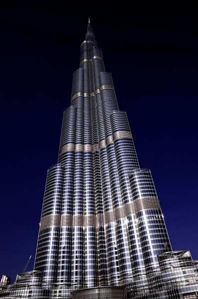 点击大图看下一张：世界第一高楼迪拜塔图片