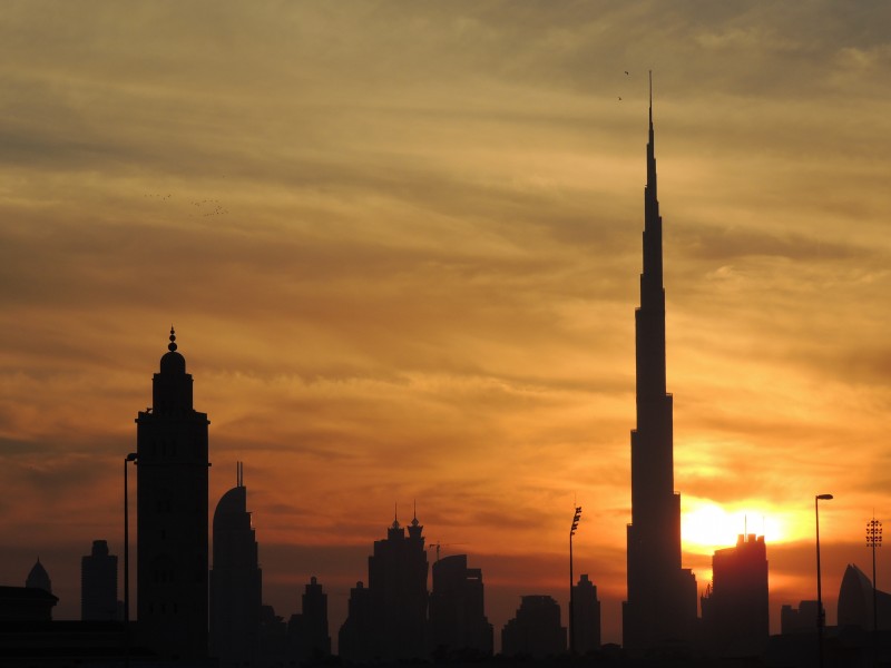 点击大图看下一张：世界第一高楼迪拜塔图片