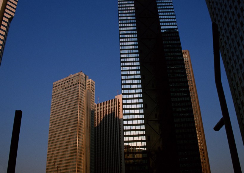 点击大图看下一张：都市高楼大厦图片
