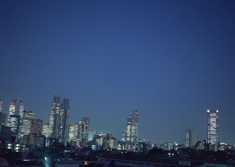 点击大图看下一张：繁华都市夜景图片