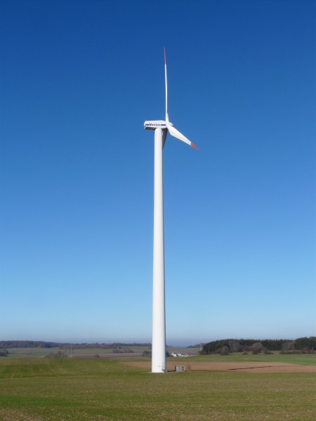 点击大图看下一张：风力发电的风力发电机图片