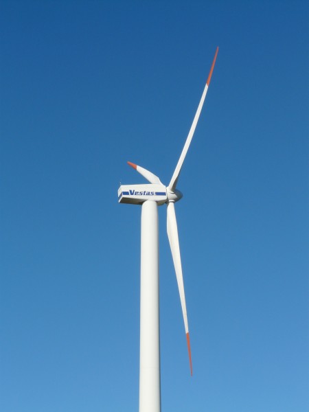 点击大图看下一张：风力发电的风力发电机图片