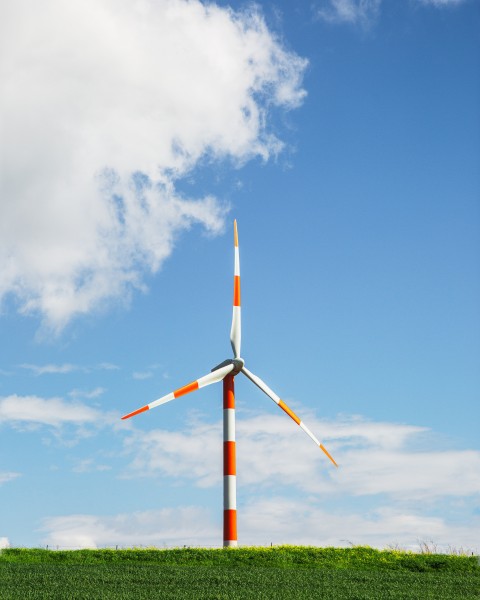 点击大图看下一张：风力能源发电图片