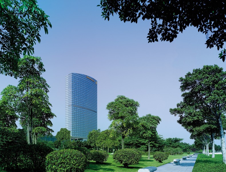 点击大图看下一张：广州香格里拉大酒店外观图片