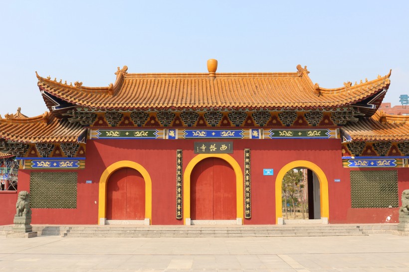 点击大图看下一张：中国古代建筑图片