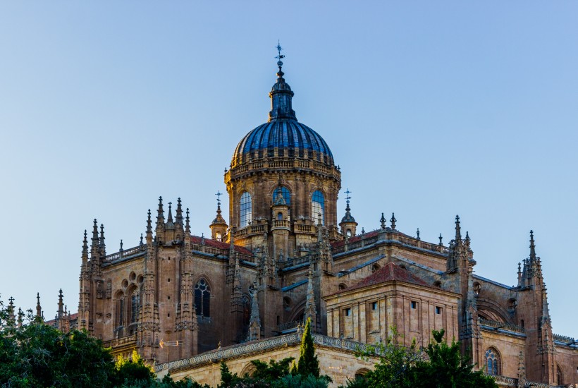 点击大图看下一张:各种风格的教堂图片