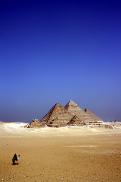 点击大图看下一张：埃及金字塔图片
