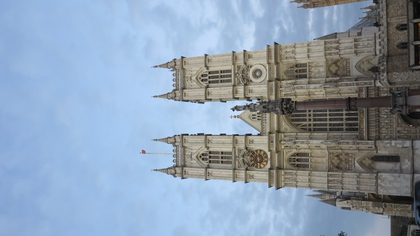 点击大图看下一张：英国伦敦会议大厦图片