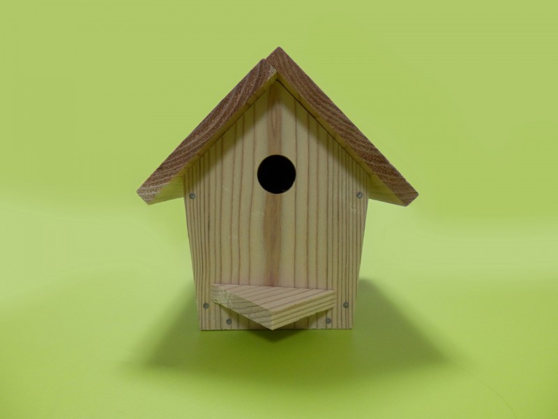 点击大图看下一张：木制鸟屋图片
