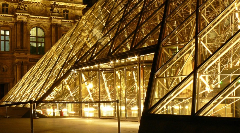 点击大图看下一张：法国卢浮宫图片