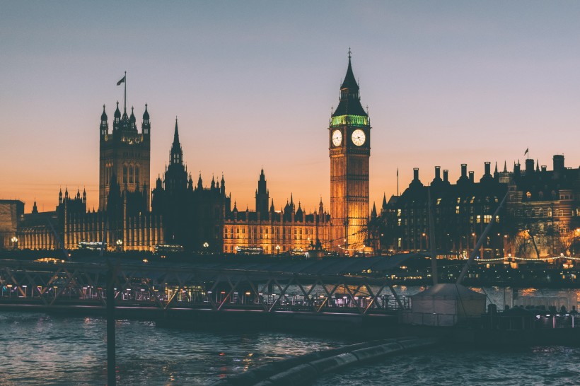点击大图看下一张：英国伦敦大本钟图片