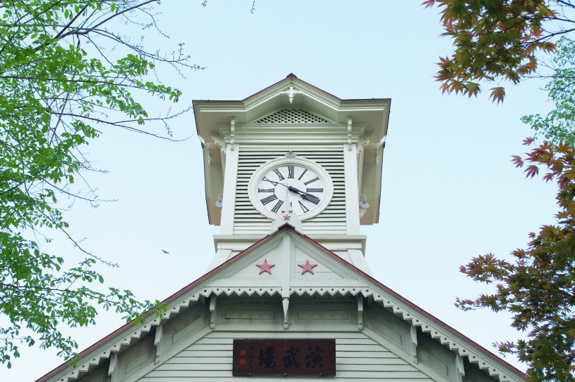 点击大图看下一张：日本札幌市的钟楼图片