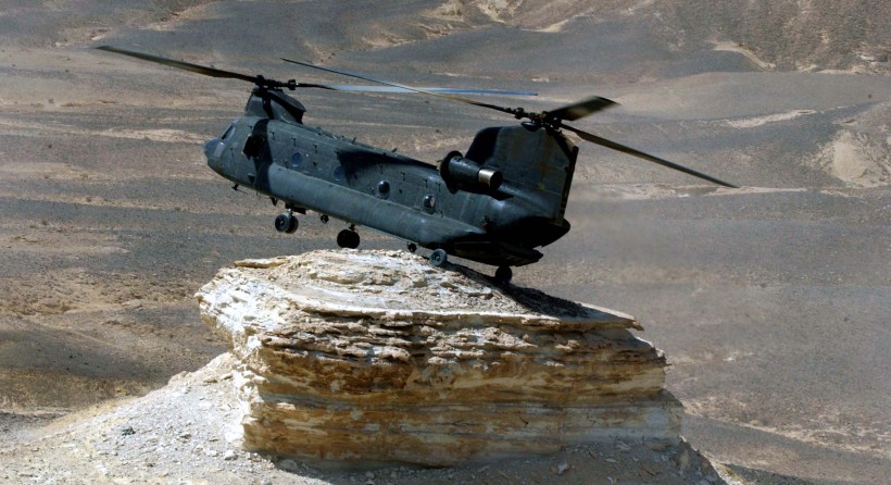 点击大图看下一张：CH-47支奴干中型运输直升机图片