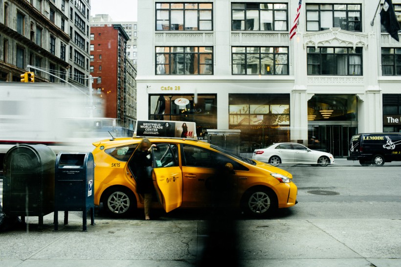 点击大图看下一张：各种型式的出租车图片