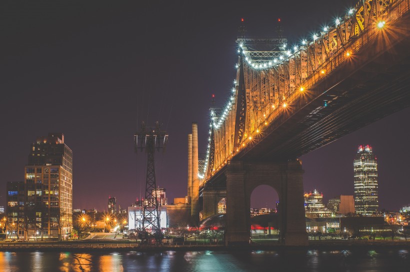 点击大图看下一张：高架大桥美丽夜景图片