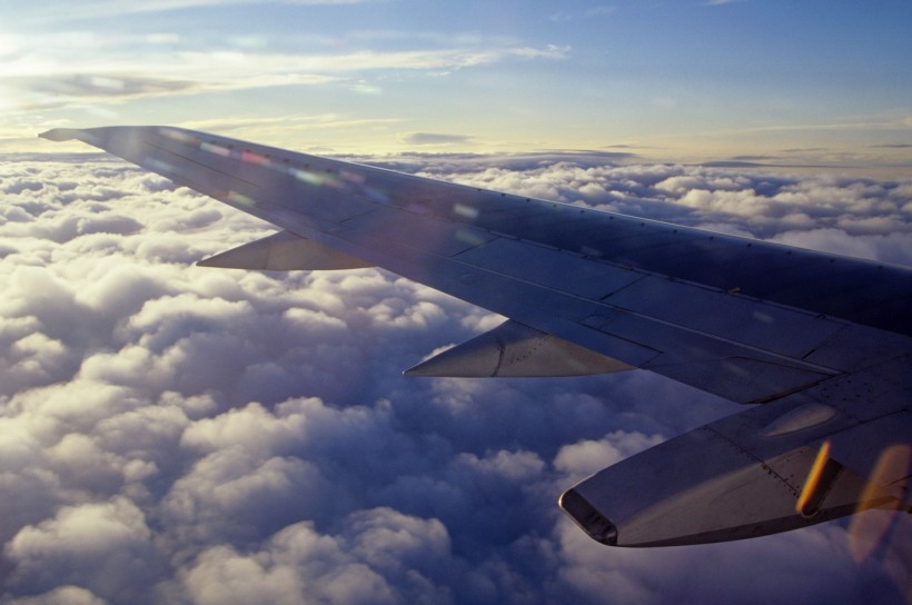 点击大图看下一张：航空飞机图片