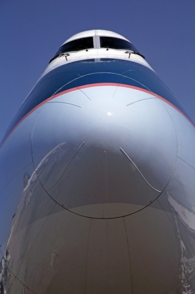 点击大图看下一张:航空飞机图片