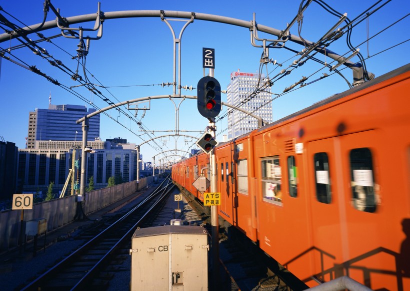 点击大图看下一张：火车与高铁图片
