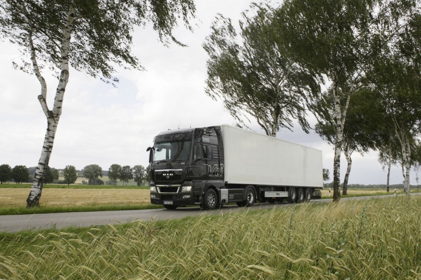 点击大图看下一张:卡车图片