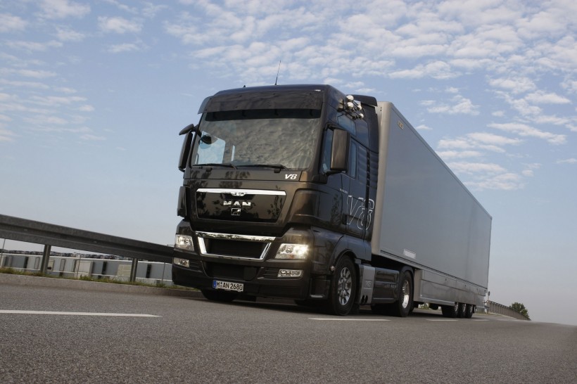 点击大图看下一张：卡车图片