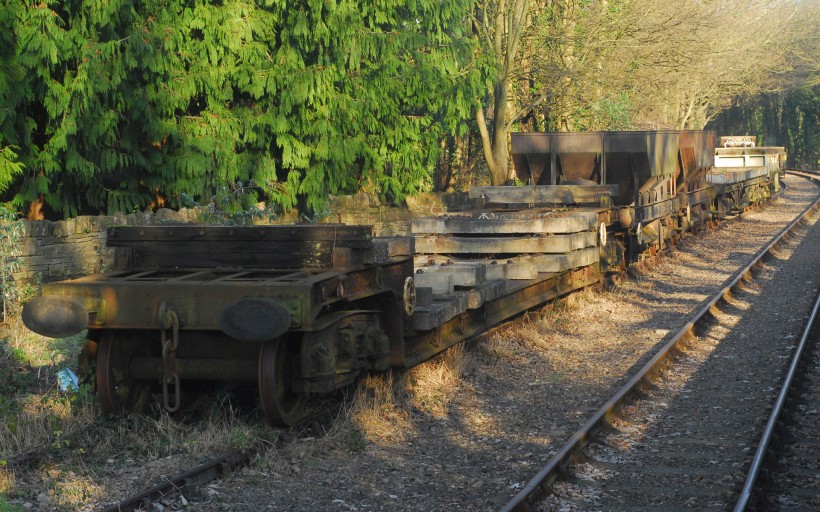 点击大图看下一张：铁轨图片