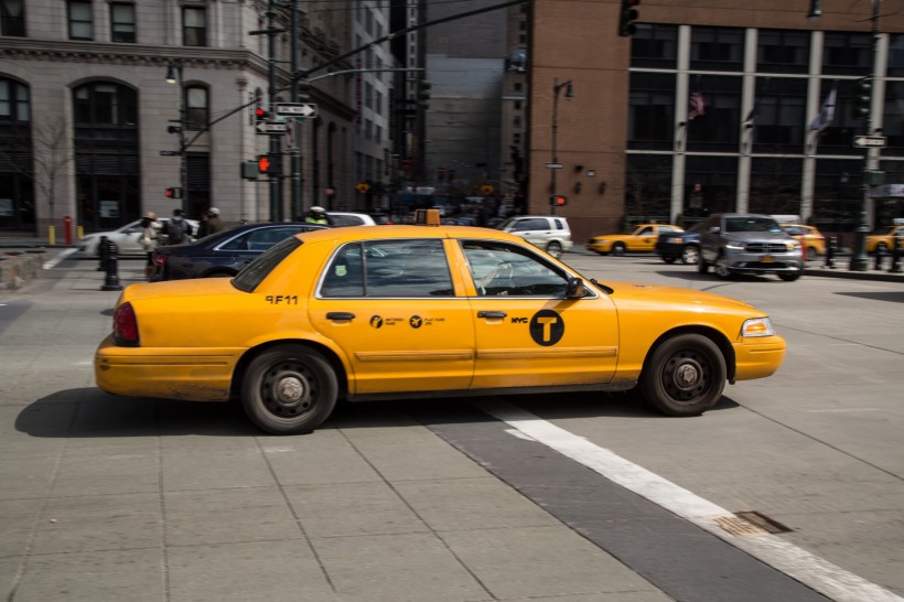 点击大图看下一张：纽约黄色出租车图片