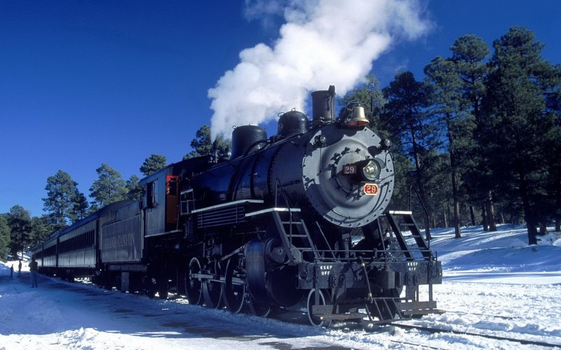 点击大图看下一张：复古蒸汽火车图片
