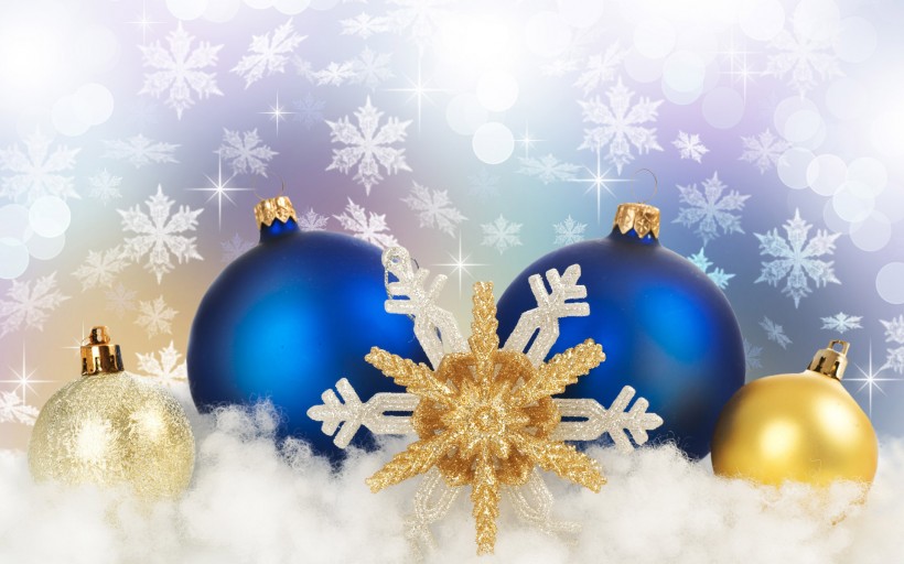 点击大图看下一张：圣诞节装饰彩球图片