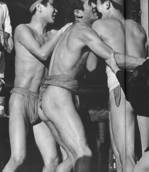 点击大图看下一张：旧时日本裸体节（会阳节）图片