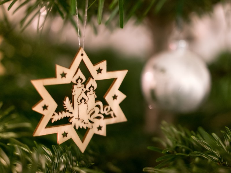 点击大图看下一张：漂亮的圣诞节装饰星星图片