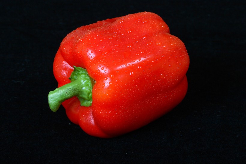 点击大图看下一张：粗壮的菜椒图片