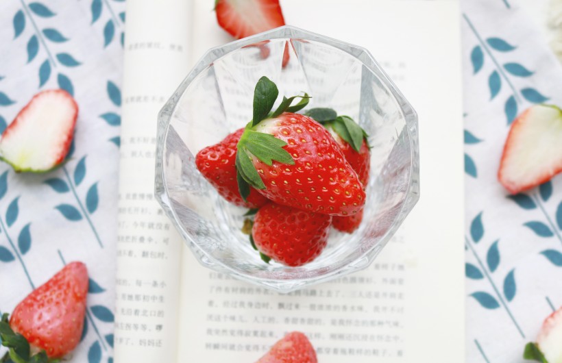 点击大图看下一张：酸甜好吃的草莓图片