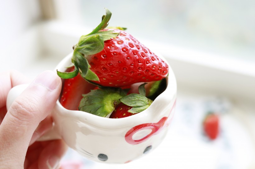 点击大图看下一张：酸甜好吃的草莓图片