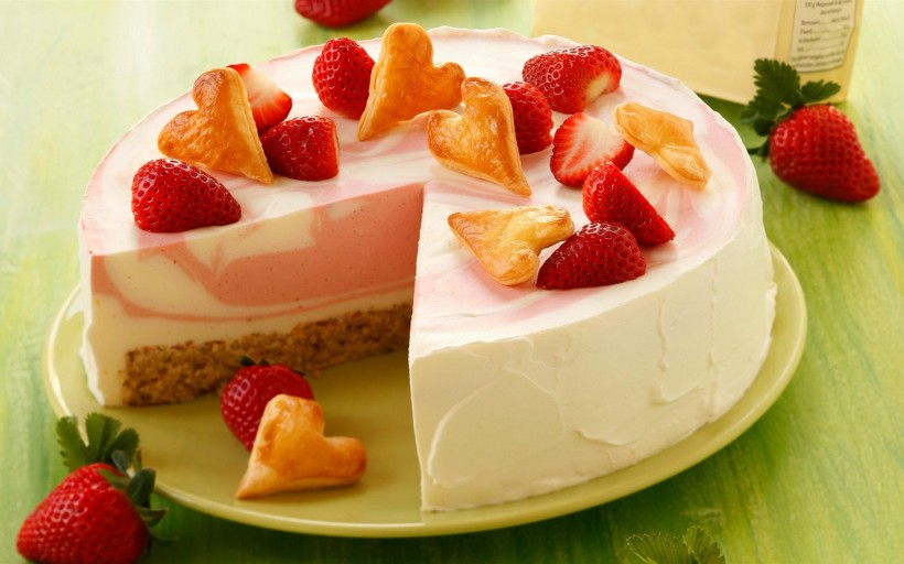 点击大图看下一张：美味的草莓蛋糕图片