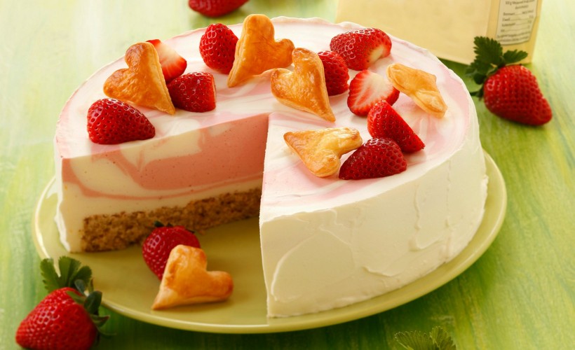 点击大图看下一张：草莓蛋糕图片