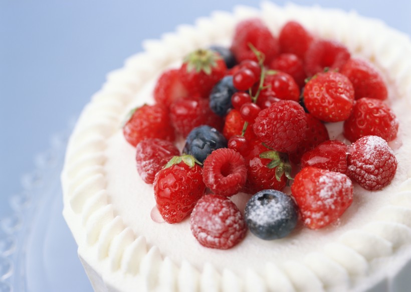 点击大图看下一张：草莓蛋糕小甜点图片