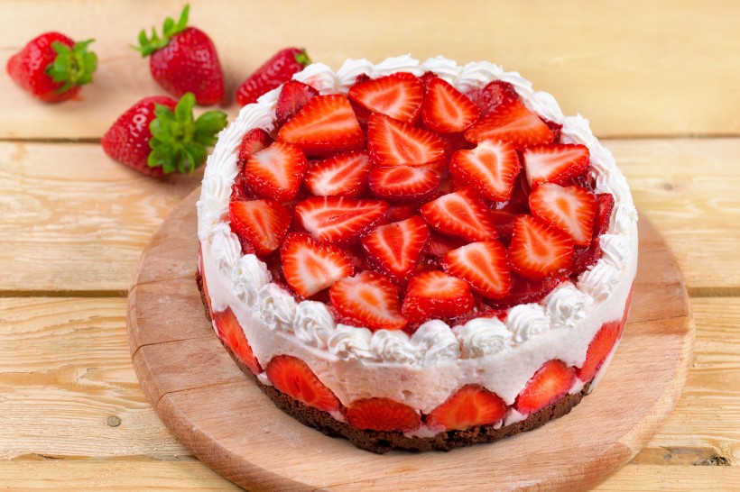点击大图看下一张：草莓蛋糕图片