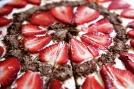 香甜好吃的草莓蛋糕图片_16张