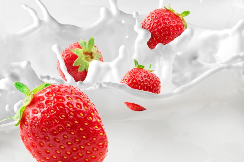 点击大图看下一张：草莓牛奶图片