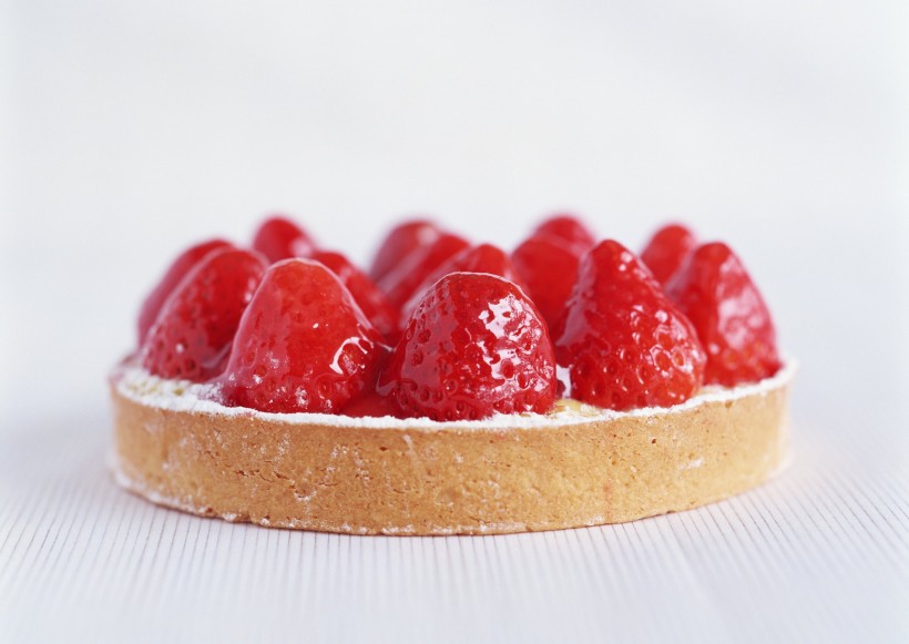 点击大图看下一张：草莓蛋糕甜点图片