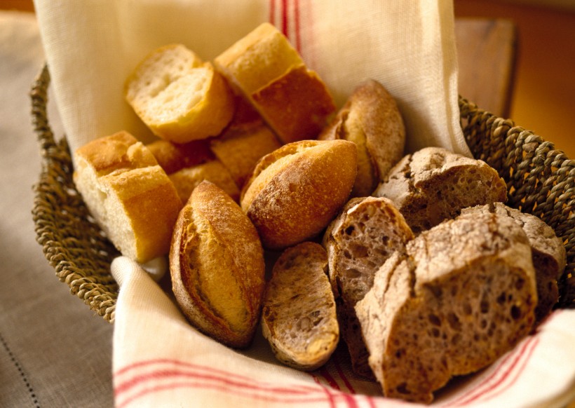 点击大图看下一张：法式长棍面包图片