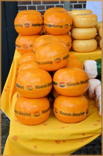 点击大图看下一张：荷兰奶酪图片