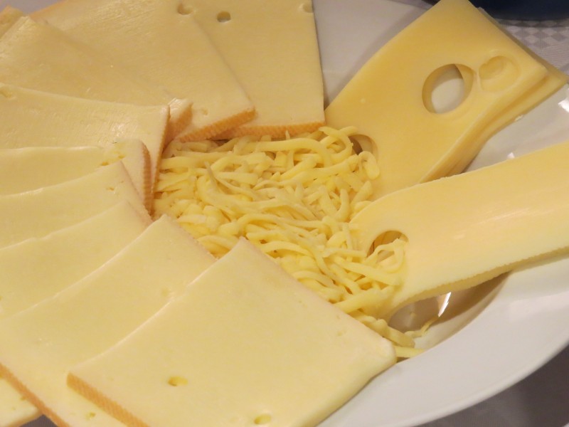 点击大图看下一张：白色营养的奶酪图片